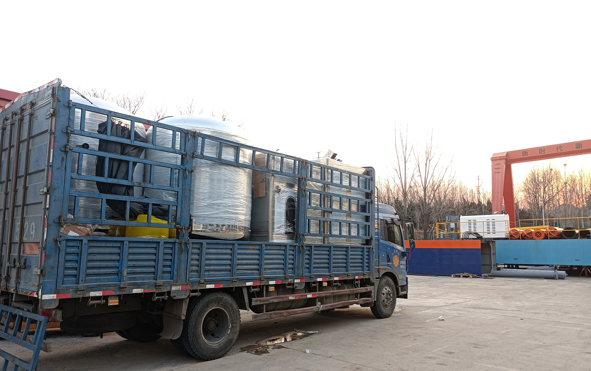 【川一股份】6T雙級反滲透+300大桶水灌裝線水廠設備裝車發貨