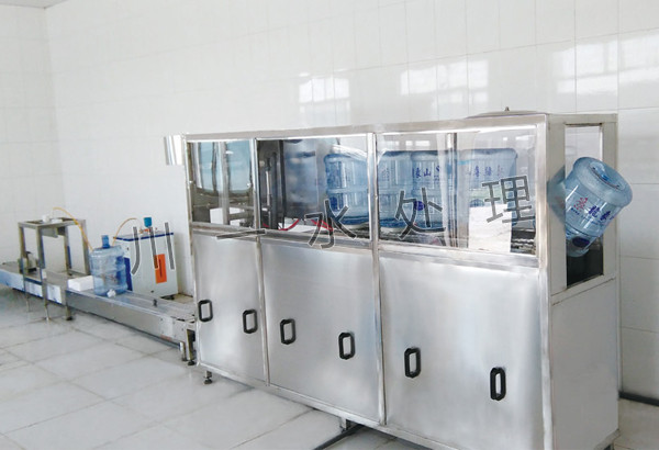 150桶/h 全自動灌裝機（沖洗、灌裝、封蓋功能于一體）